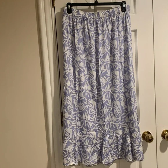 Periwinkle Blue Floral Print Skirt - Picture 7 of 7